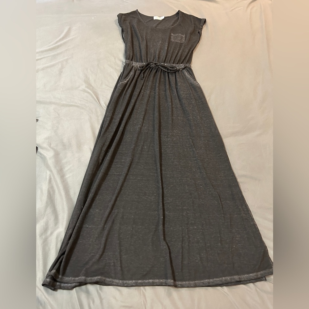 Black maxi dress size large